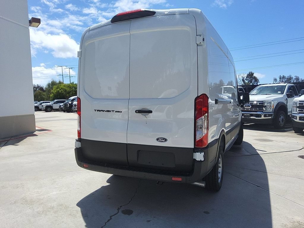New 2026 Ford Transit 250 148 Medium Roof w/ Load Area Protection Package RWD image 23