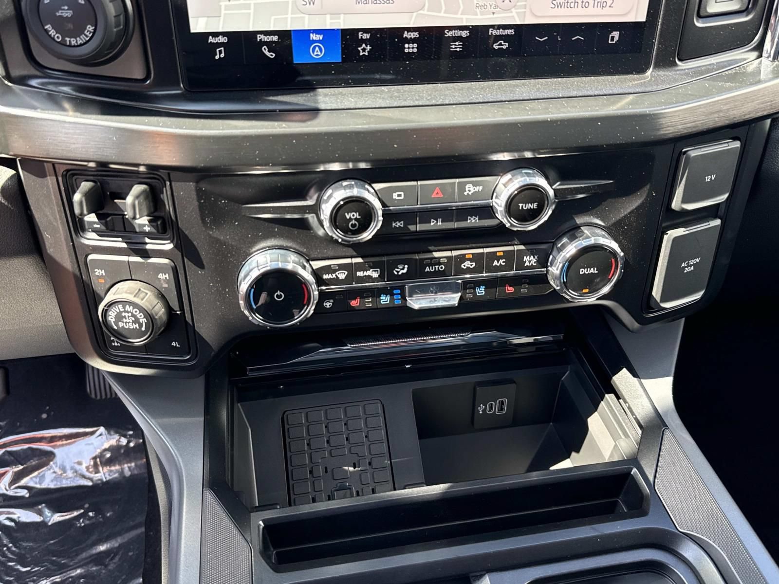 New 2026 Ford F250 Lariat w/ Tremor Off-Road Package AWD/4WD image 16