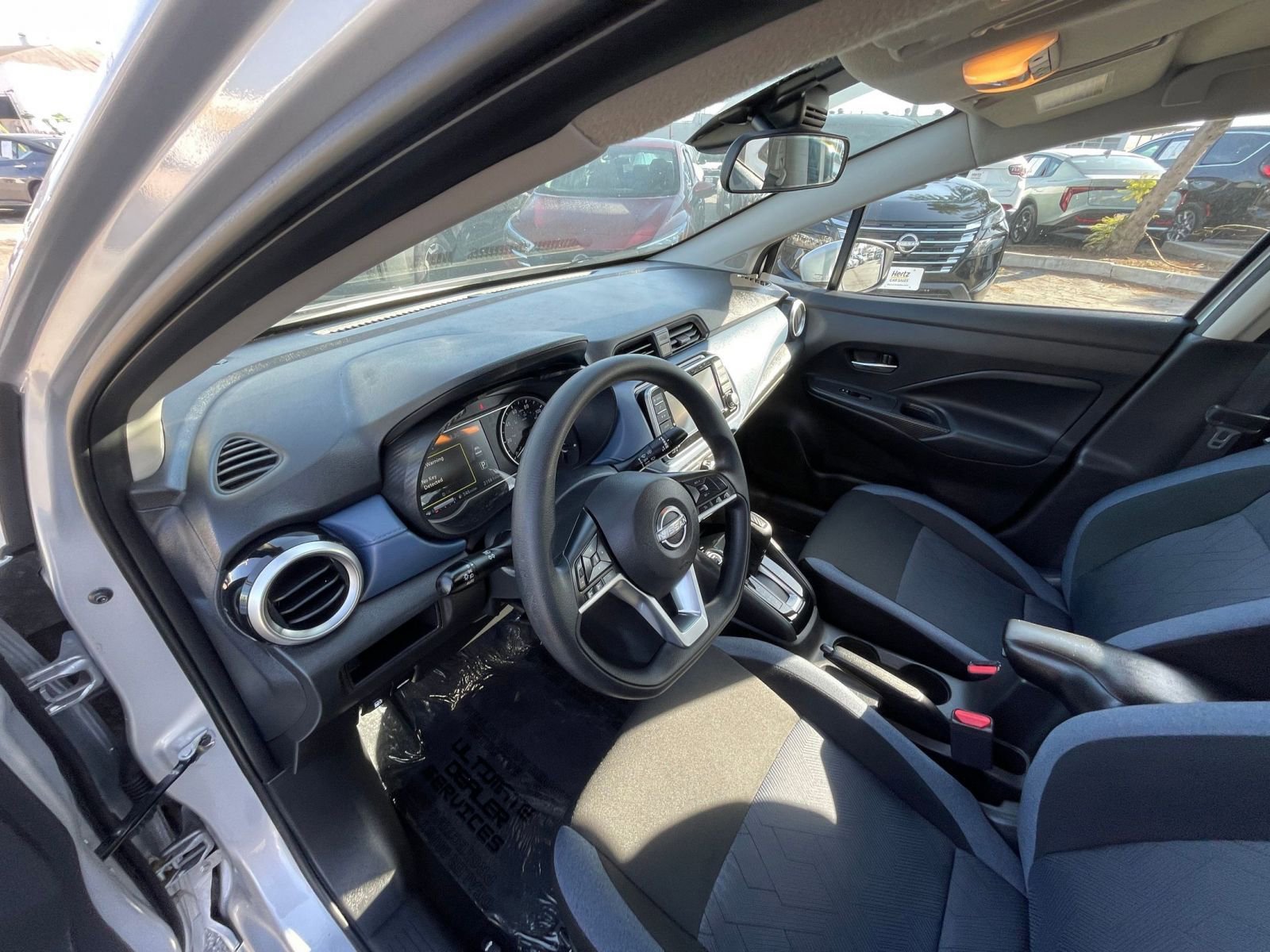 Used 2025 Nissan Versa SV image 34