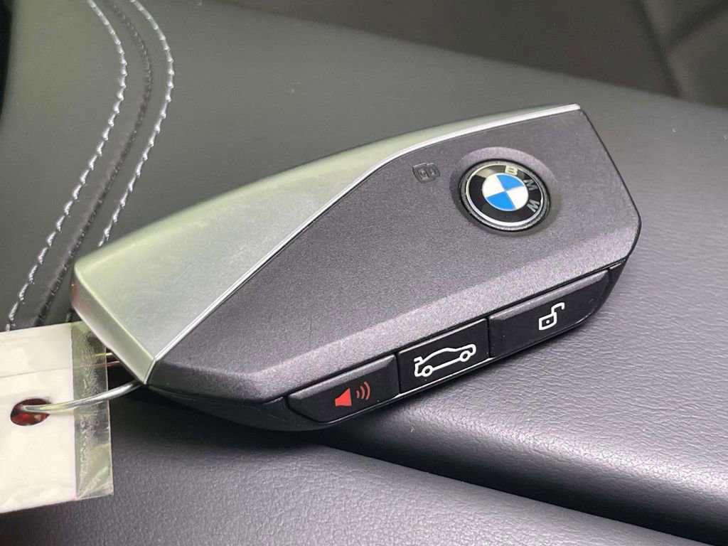 Used 2025 BMW 530i xDrive AWD/4WD image 39