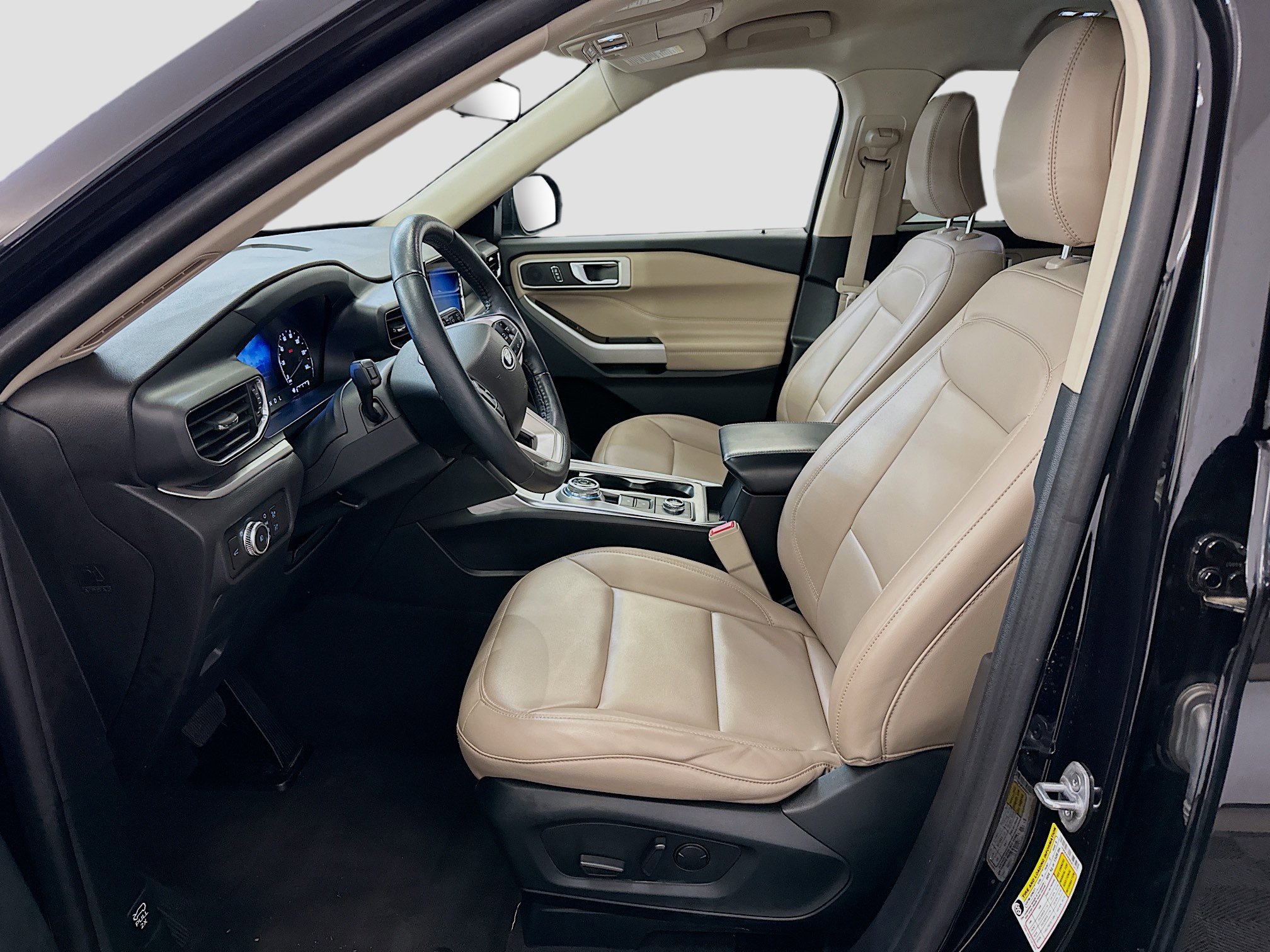 Used 2022 Ford Explorer XLT w/ Equipment Group 202A image 13