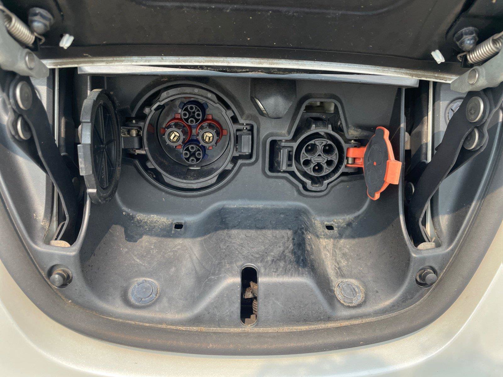 Used 2016 Nissan Leaf S w/ Charger Package FWD image 16