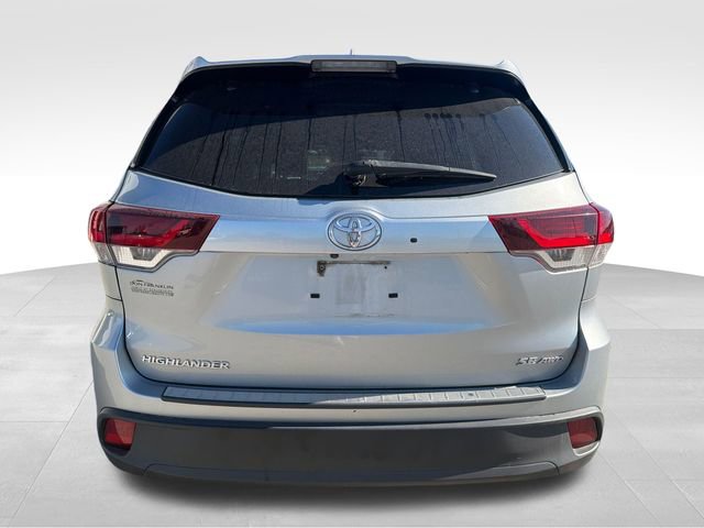 Used 2019 Toyota Highlander SE AWD/4WD image 6