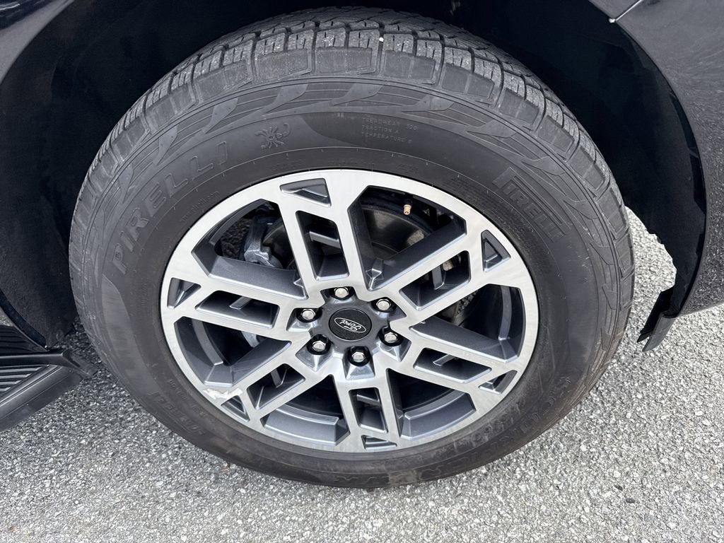 Used 2025 Ford Expedition Active AWD/4WD image 12