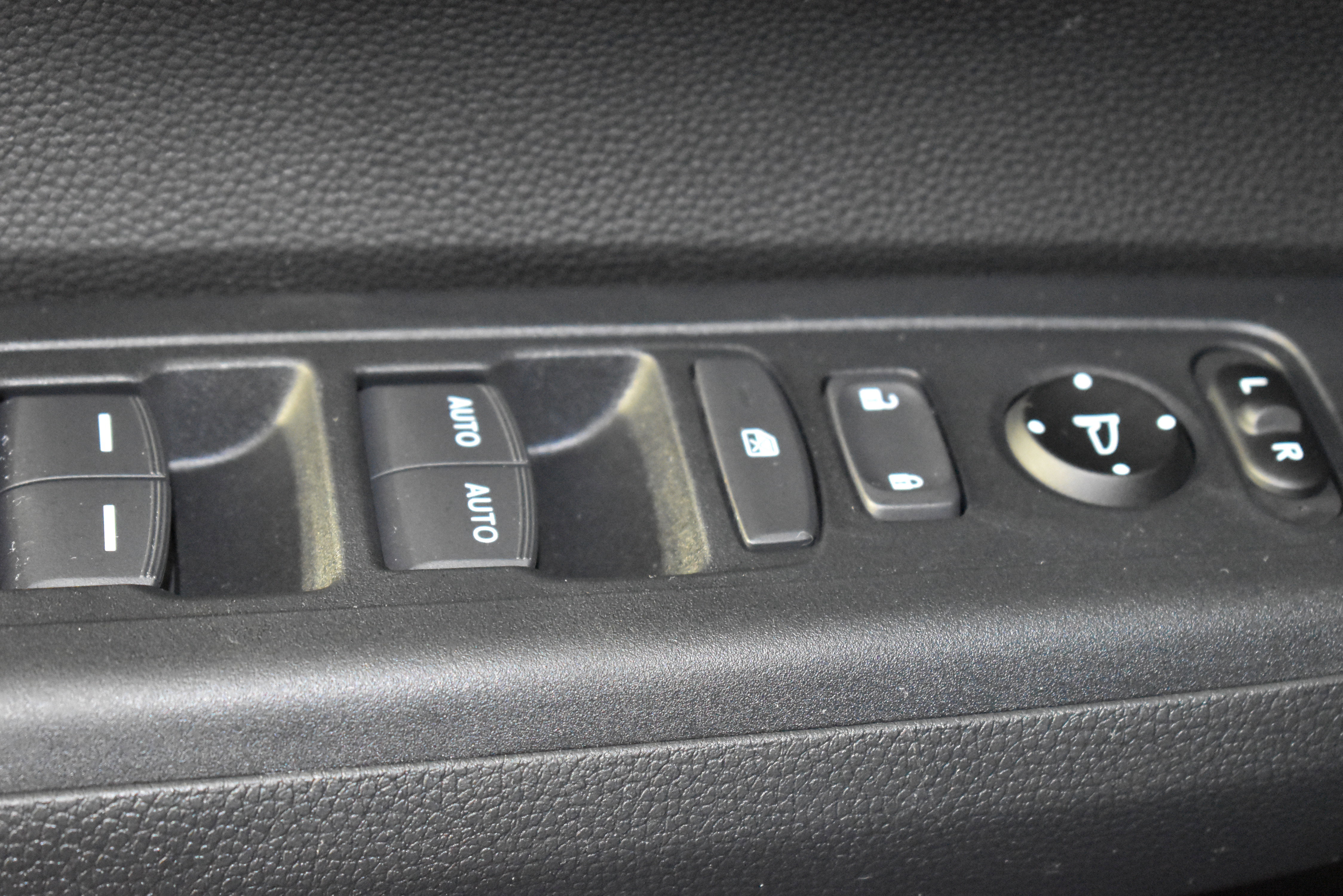 Used 2025 Honda CR-V Sport image 36