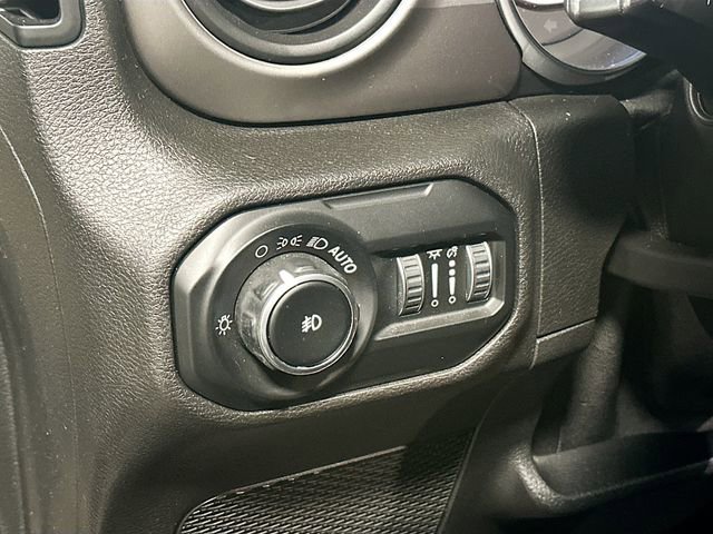 Used 2020 Jeep Wrangler Sport AWD/4WD image 11