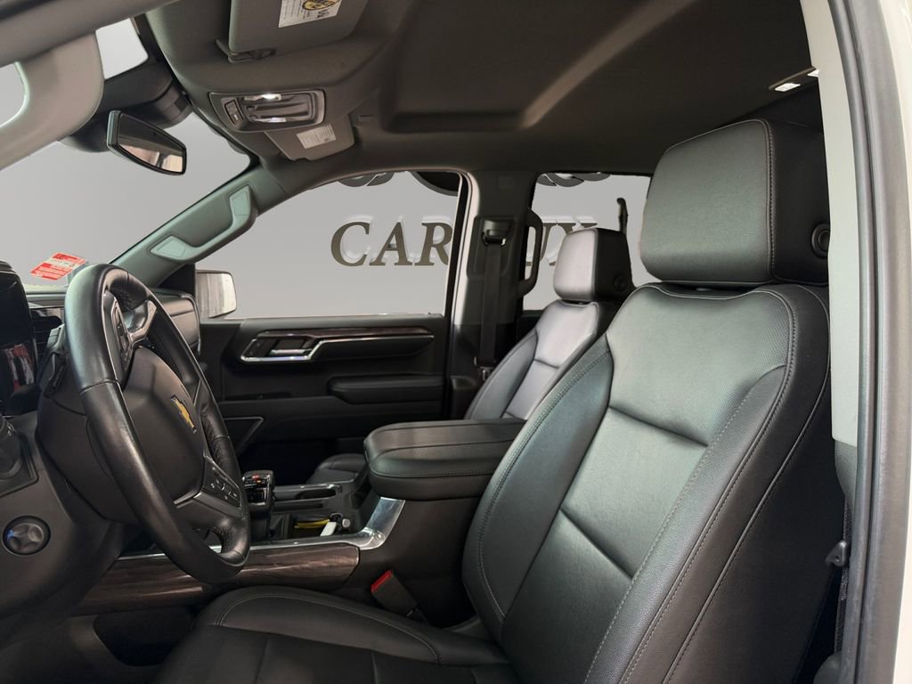 Used 2023 Chevrolet Silverado 1500 LTZ RWD image 9