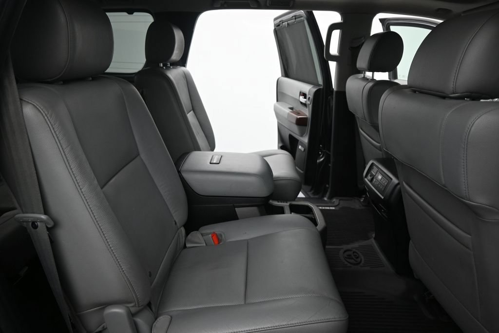 Used 2017 Toyota Sequoia Platinum AWD/4WD image 14