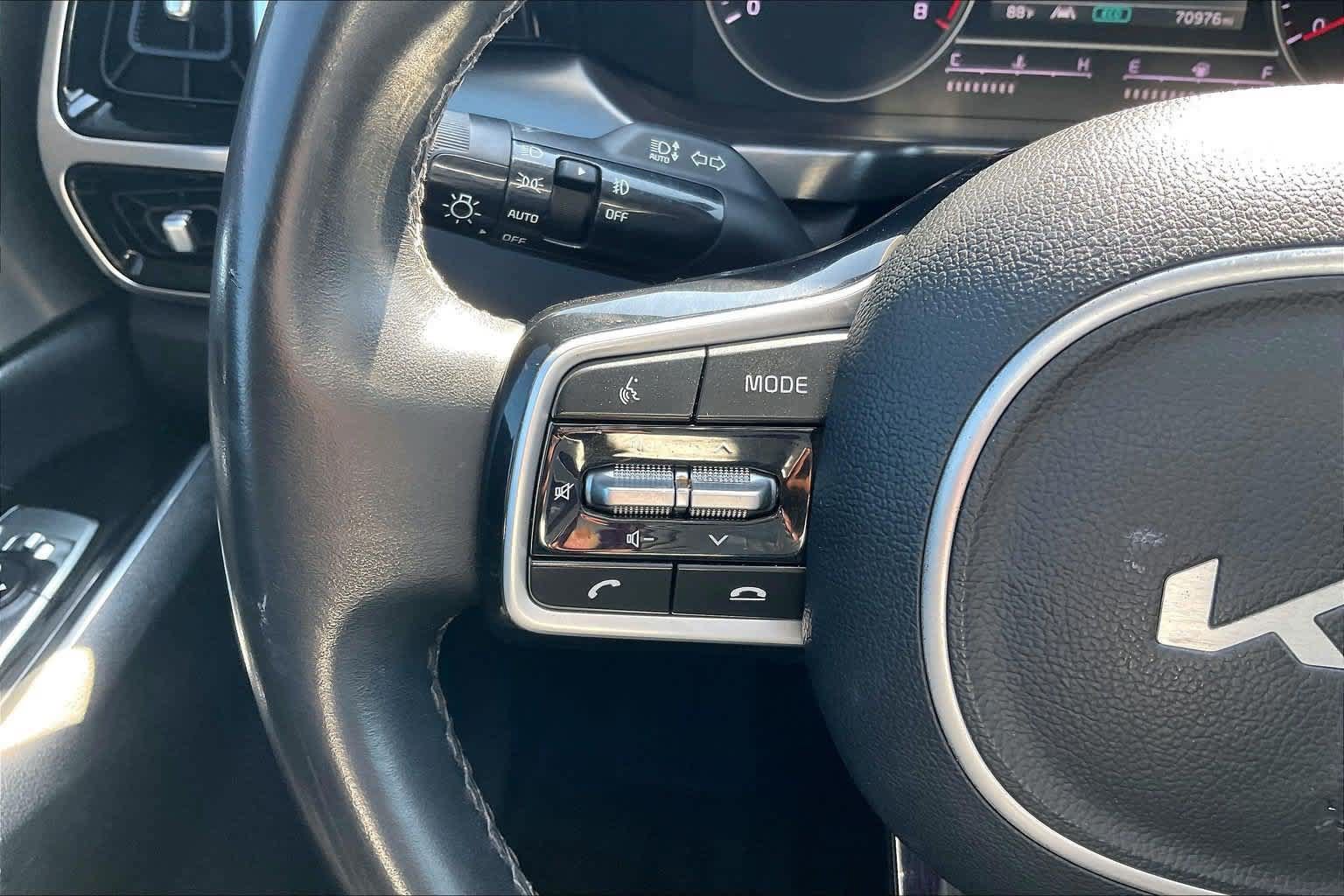 Certified 2022 Kia Sorento SX FWD image 22