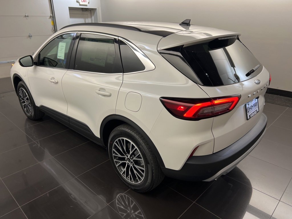 New 2025 Ford Escape SE image 4