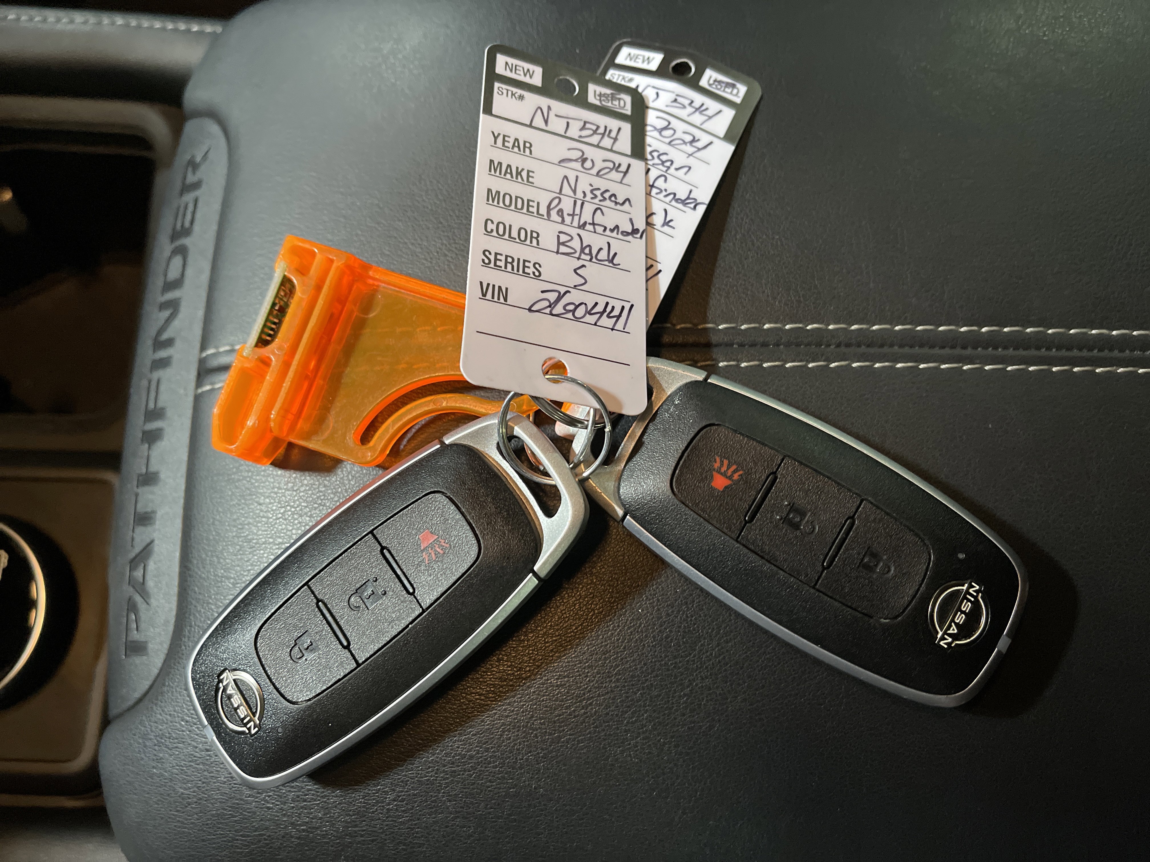 Used 2024 Nissan Pathfinder S image 27