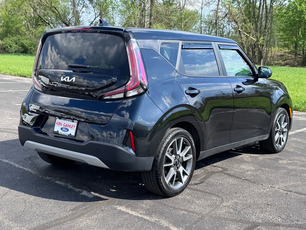 Used 2024 Kia Soul EX w/ Option Group 015 FWD image 9