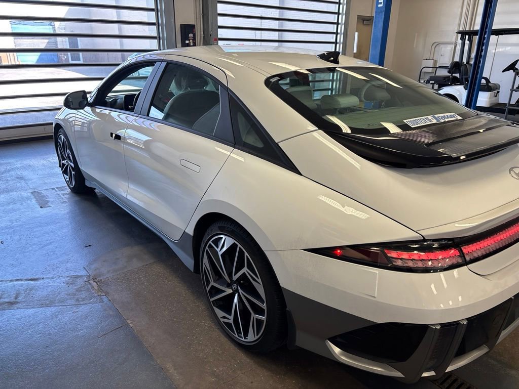 Used 2025 Hyundai Ioniq 6 SEL AWD/4WD image 5
