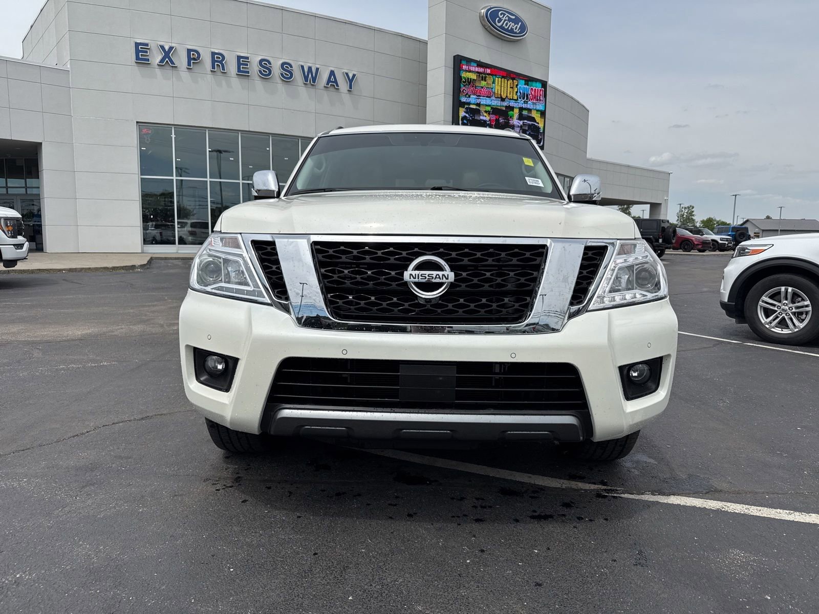 Used 2020 Nissan Armada Platinum w/ Captain's Chairs Package AWD/4WD image 11