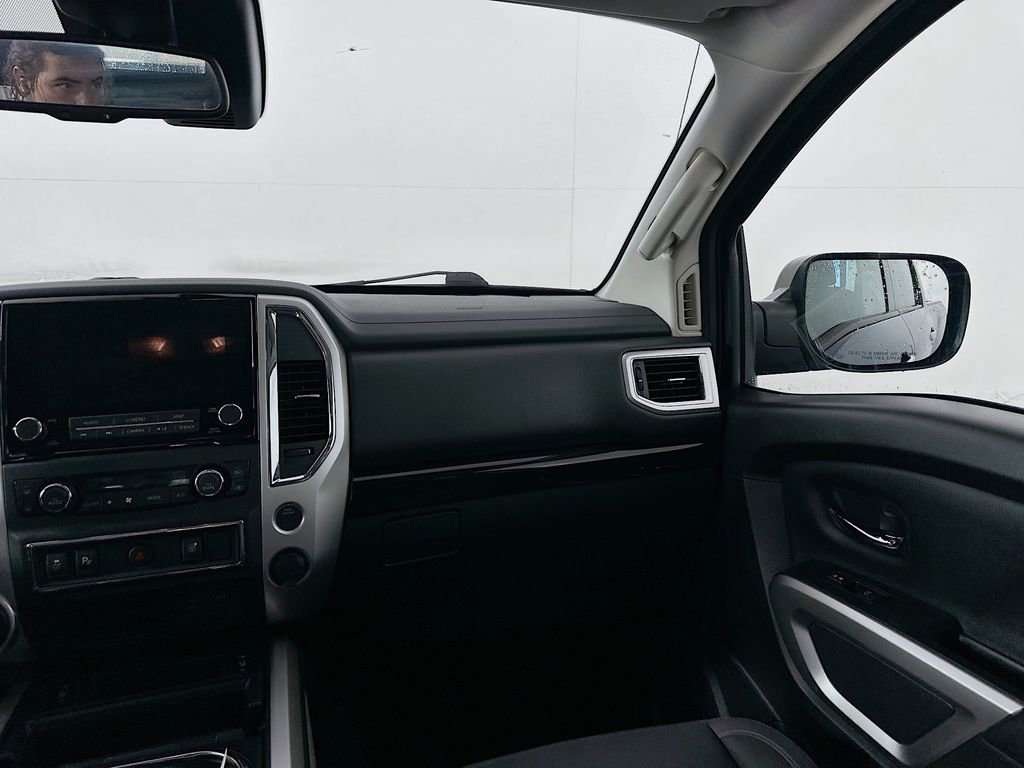 Used 2021 Nissan Titan SV w/ SV Convenience Package image 22