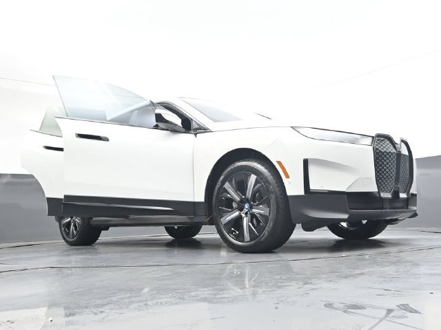 Certified 2024 BMW iX xDrive50 w/ Premium Package AWD/4WD image 41