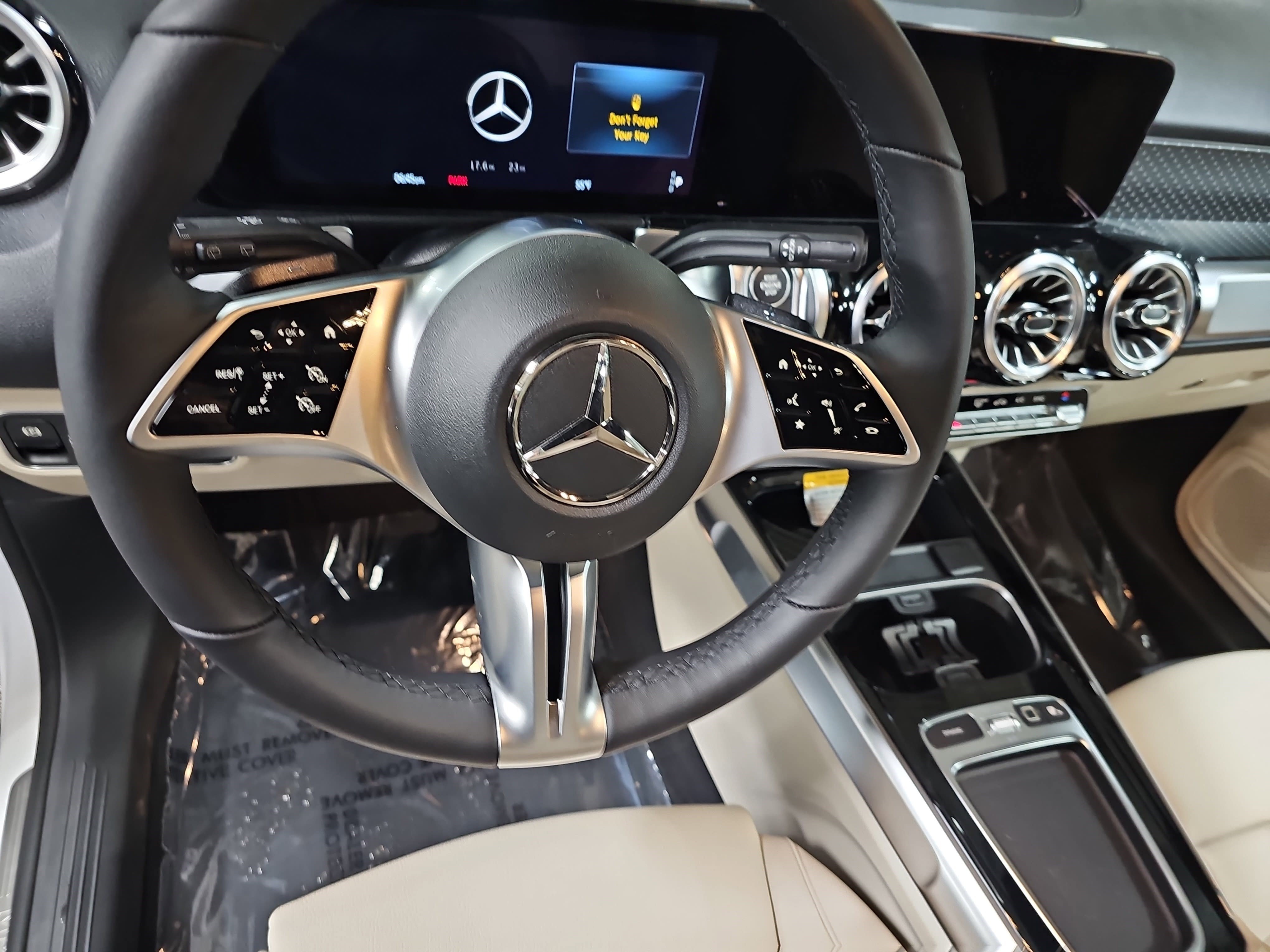 New 2025 Mercedes-Benz GLB 250 image 17