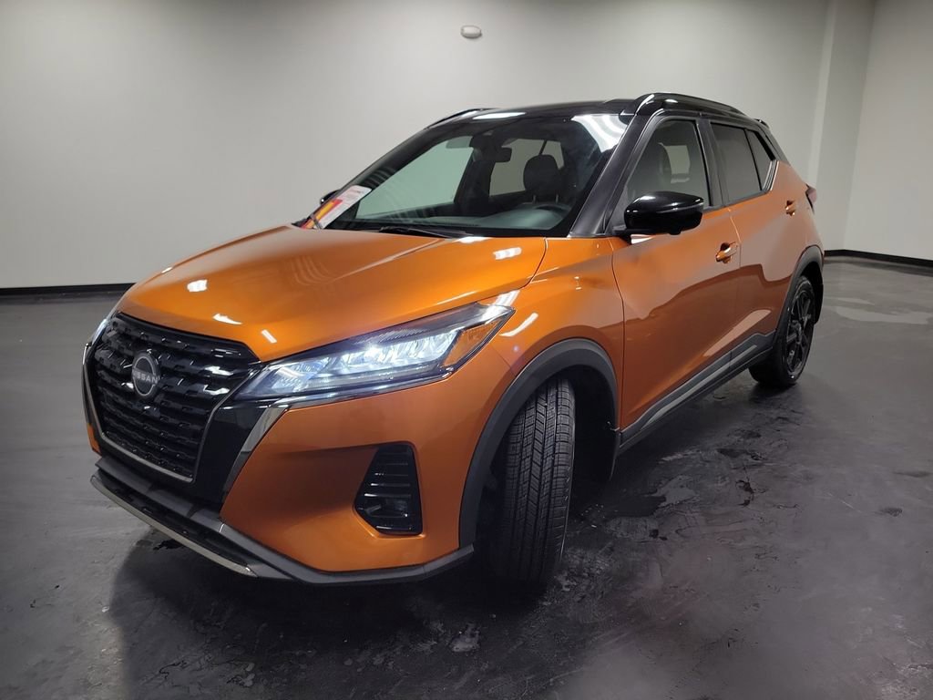 Used 2022 Nissan Kicks SR w/ Premium Package image 4