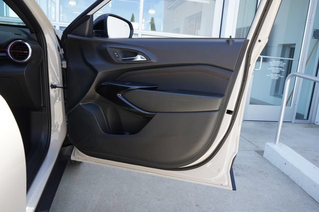 Used 2026 Chevrolet Trax RS w/ Sunroof Package FWD image 18
