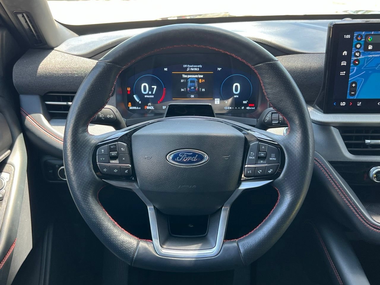 Used 2025 Ford Explorer ST-Line w/ ST-Line Street Pack AWD/4WD image 16