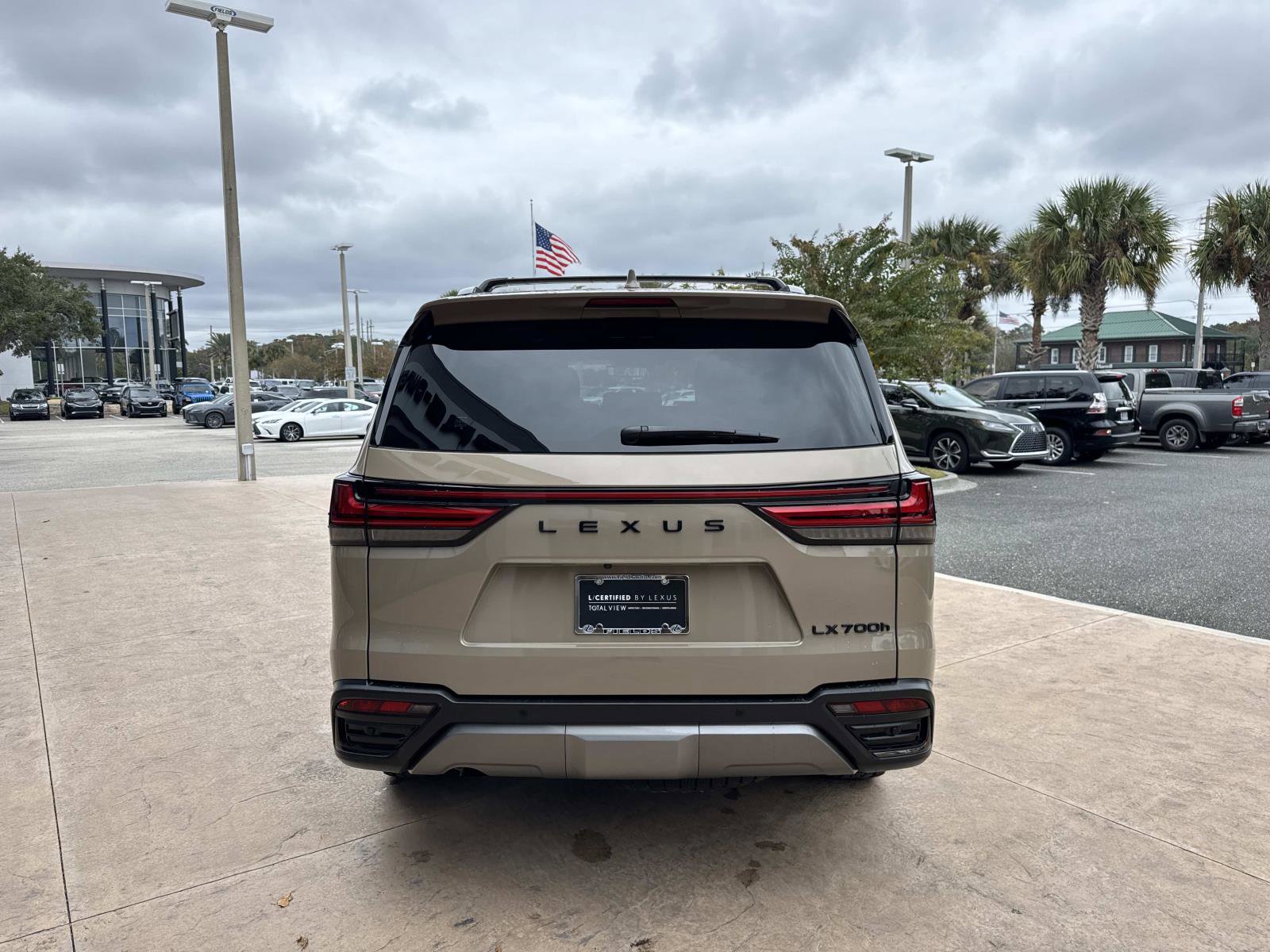 Certified 2025 Lexus LX 700h Overtrail image 4