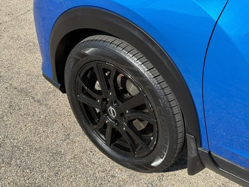 Used 2023 Nissan Kicks SR w/ SR Premium Package FWD image 10