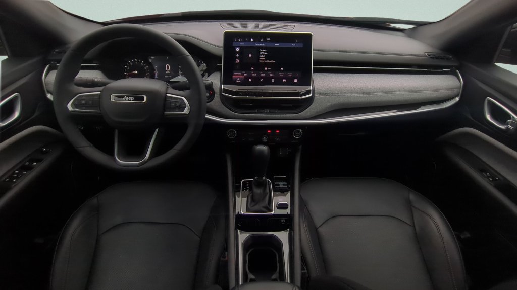 Used 2023 Jeep Compass Latitude AWD/4WD image 11