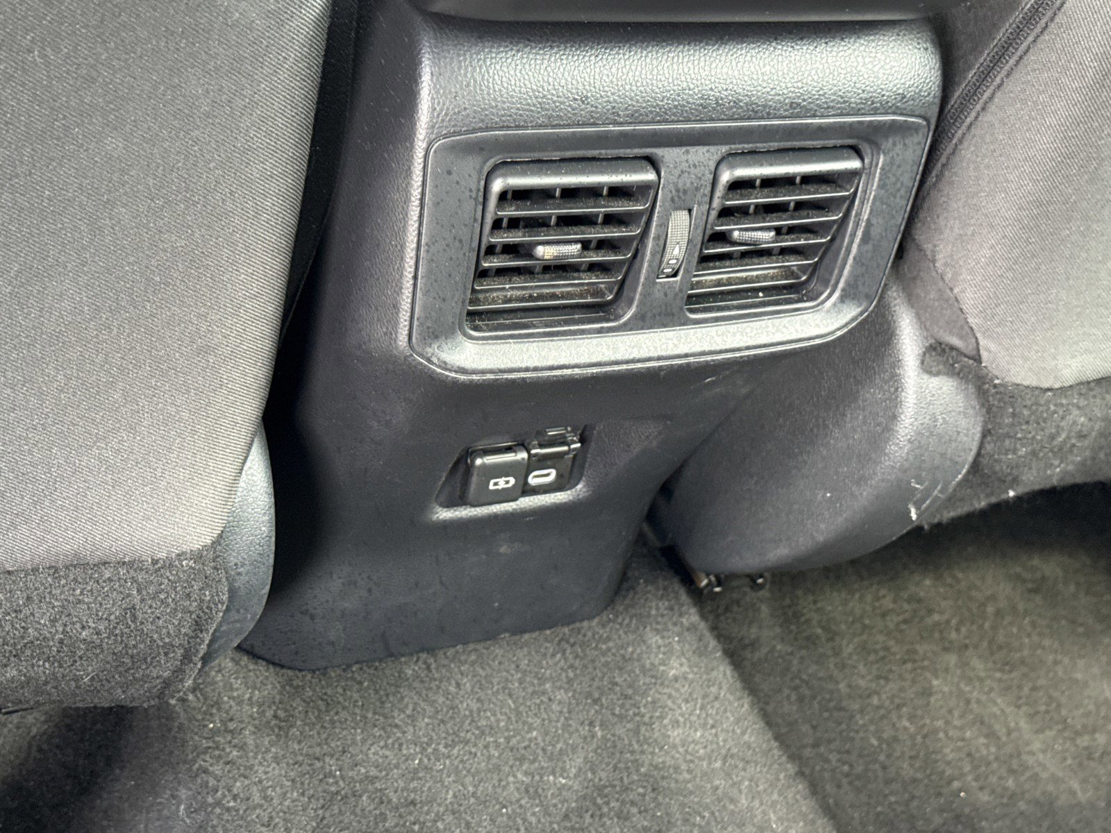 Used 2024 Toyota RAV4 XLE FWD image 14