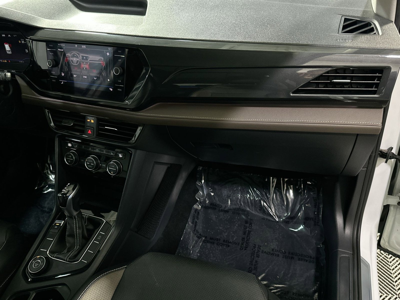 Used 2022 Volkswagen Taos SEL image 39