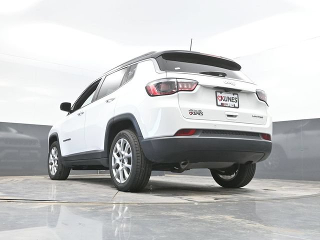 Used 2025 Jeep Compass Limited AWD/4WD image 48