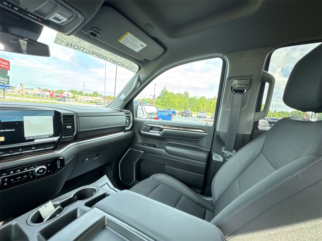 Used 2024 GMC Sierra 1500 Elevation image 11