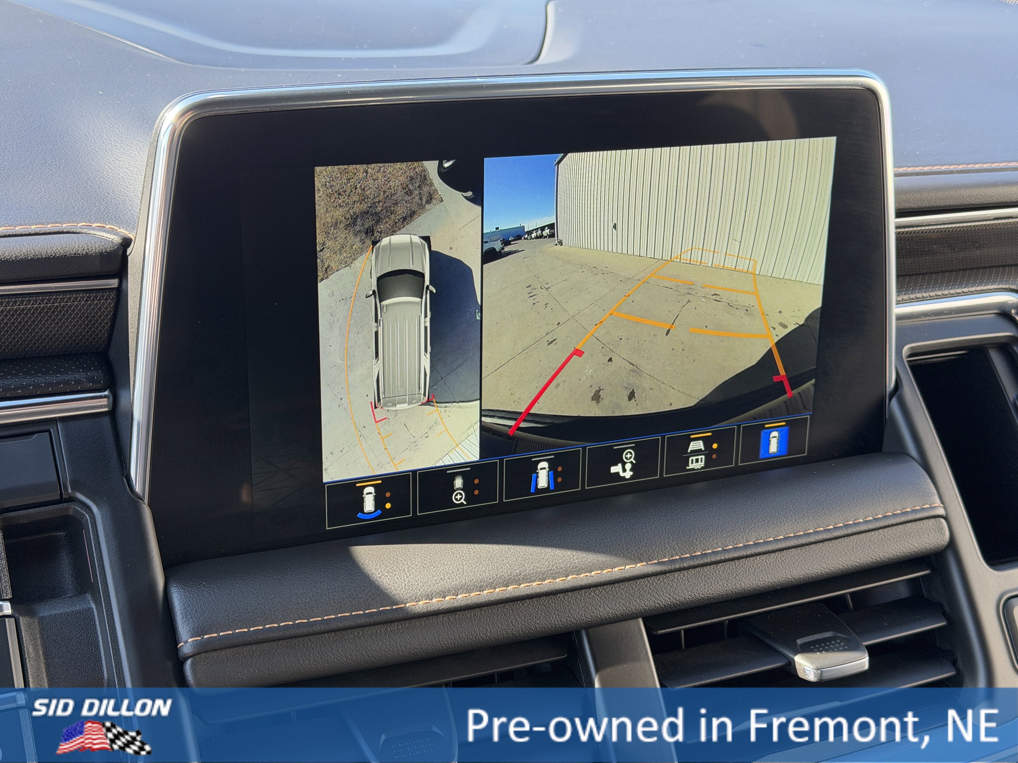 Used 2023 GMC Yukon AT4 w/ Technology Package image 11