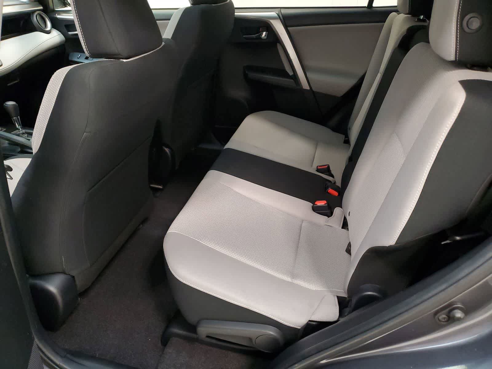 Used 2018 Toyota RAV4 XLE w/ Plus Extra Value Package AWD/4WD image 19
