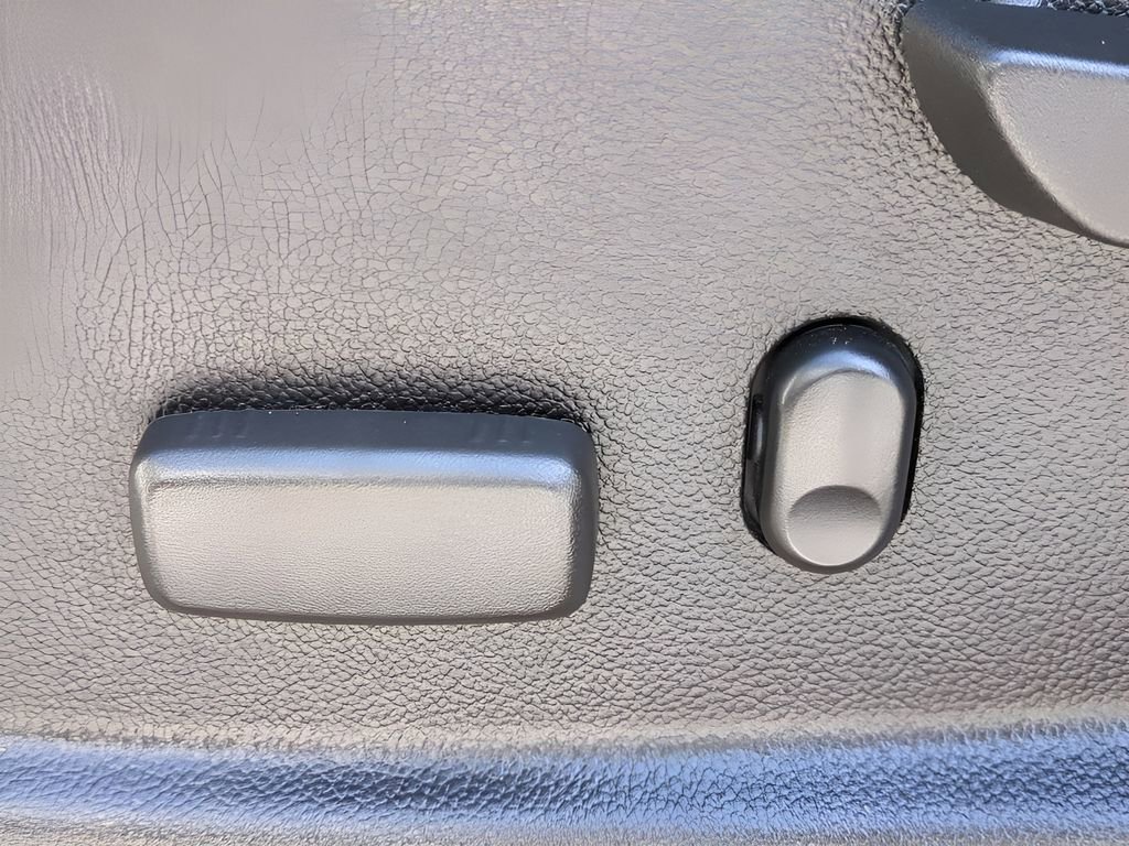 Used 2018 GMC Canyon Denali image 20