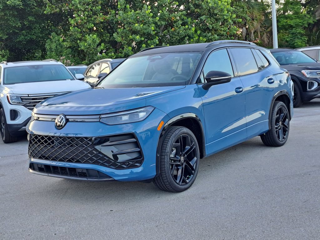 New 2026 Volkswagen Tiguan SE R-Line FWD image 3