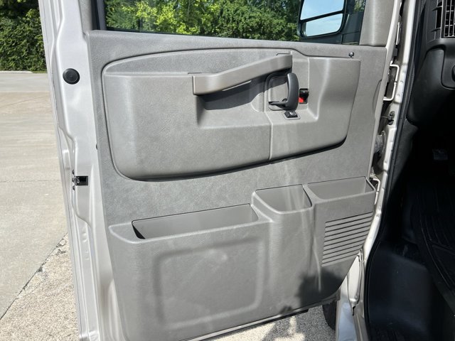 Certified 2024 Chevrolet Express 2500 Extended RWD image 23