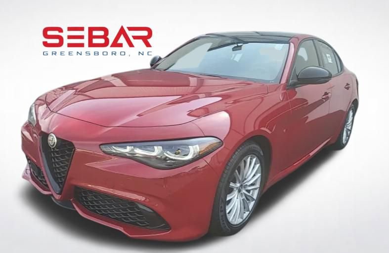 Used 2024 Alfa Romeo Giulia Sprint RWD image 1