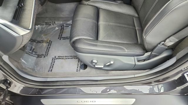 Used 2023 Lucid Air Grand Touring image 33
