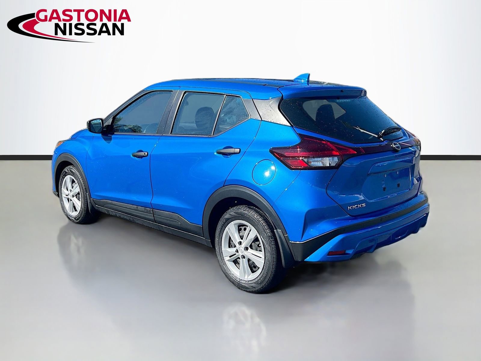 Used 2024 Nissan Kicks S image 6