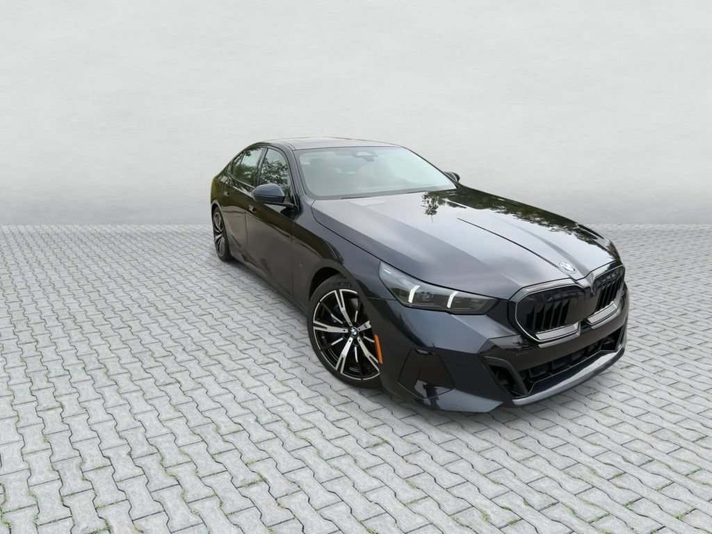 Certified 2024 BMW 540i xDrive w/ Premium Package AWD/4WD image 2