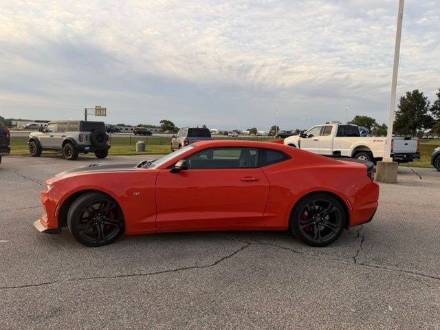 Used 2020 Chevrolet Camaro SS RWD image 6