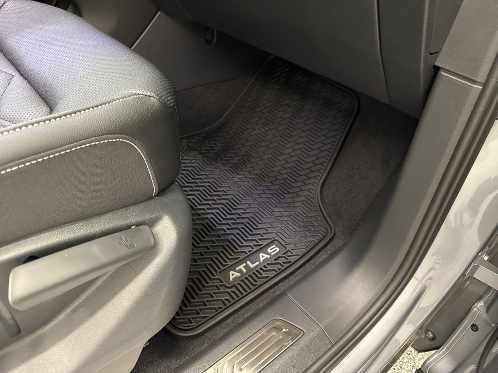 New 2026 Volkswagen Atlas SE image 29