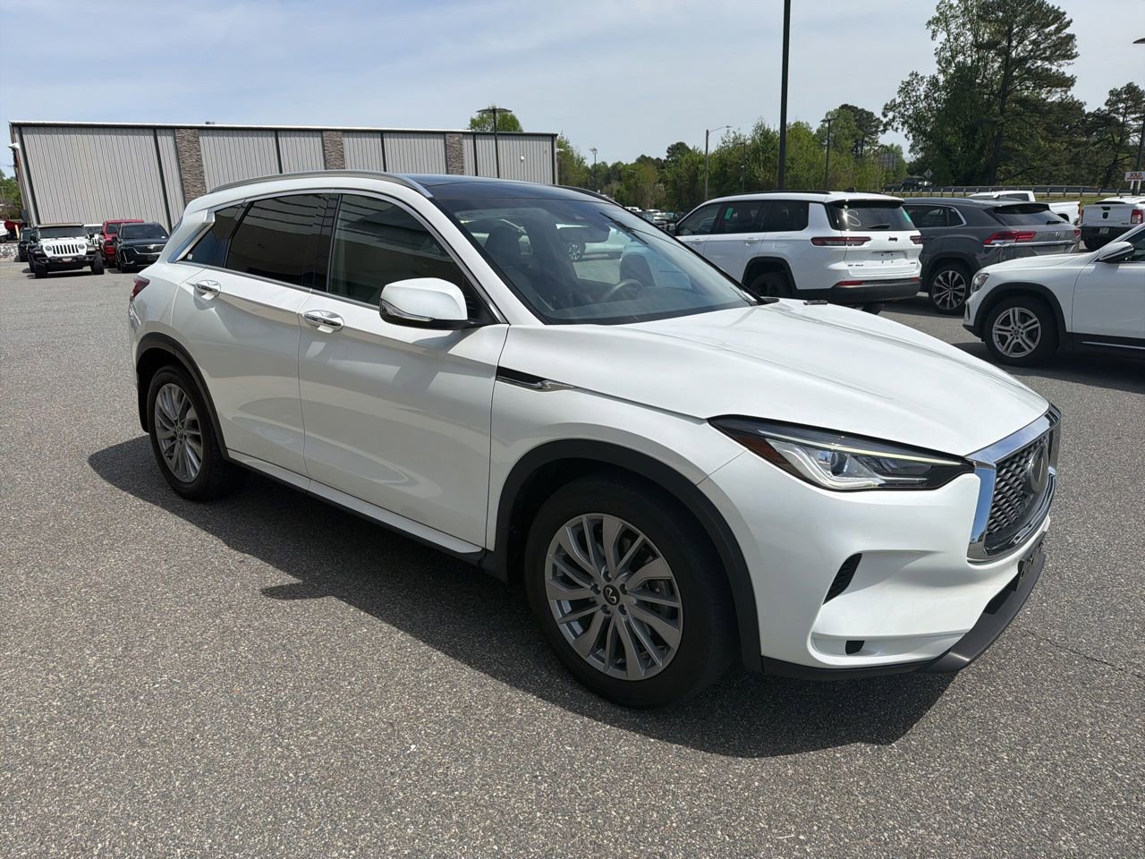 Used 2023 INFINITI QX50 Luxe image 9
