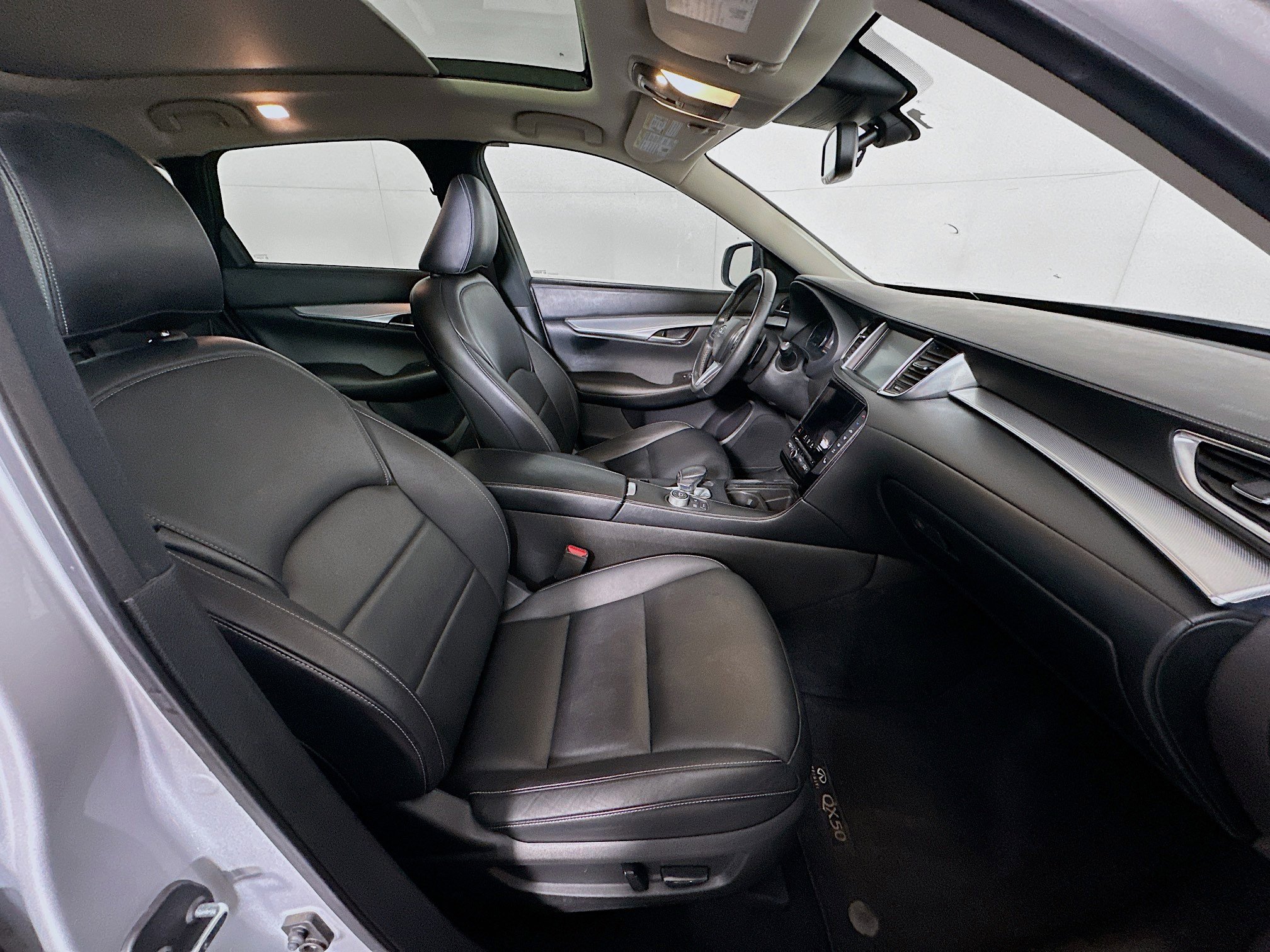 Used 2019 INFINITI QX50 Luxe w/ Navigation Package image 32