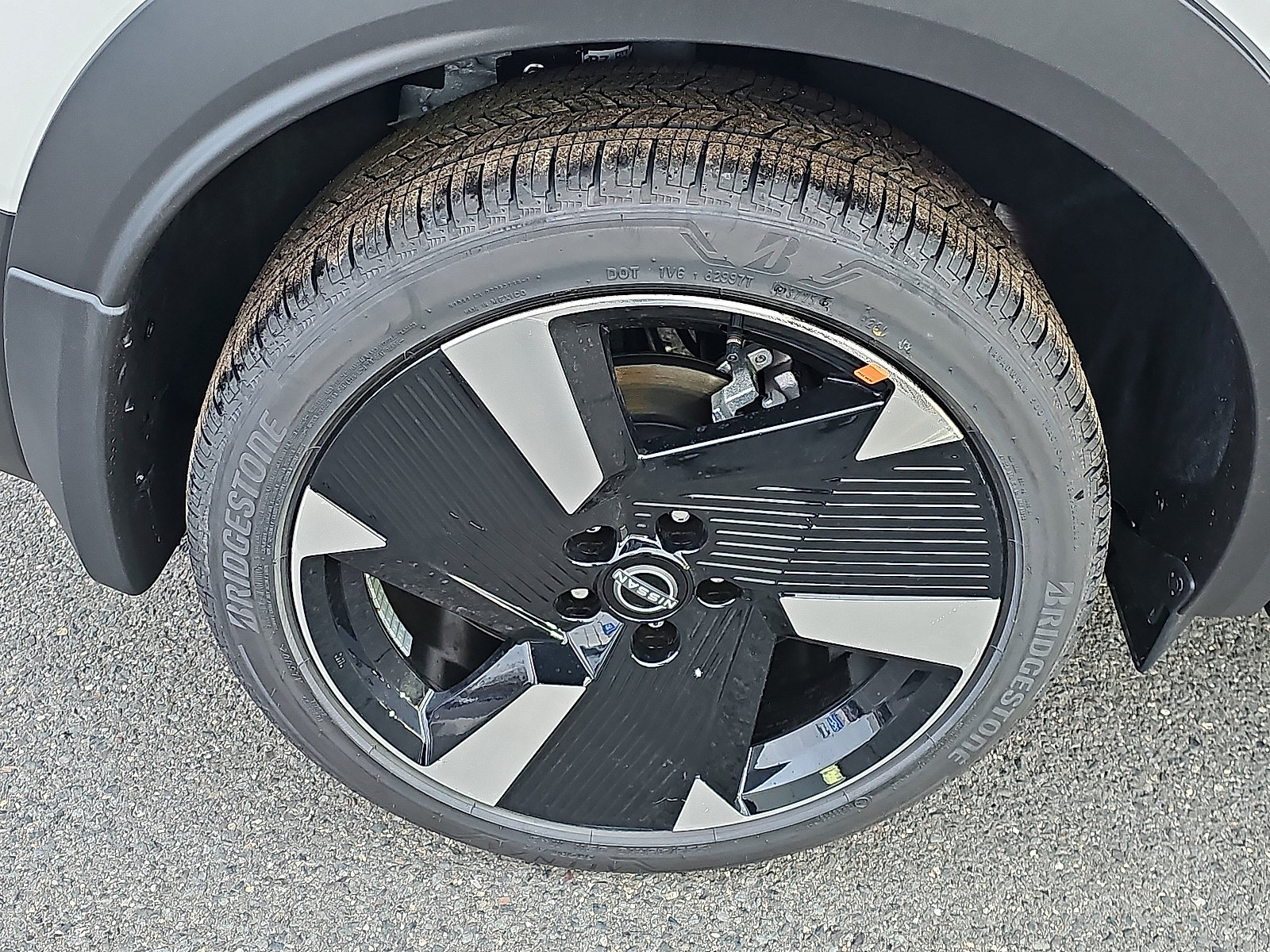 New 2026 Nissan Kicks SR w/ Cold Weather Package AWD/4WD image 6