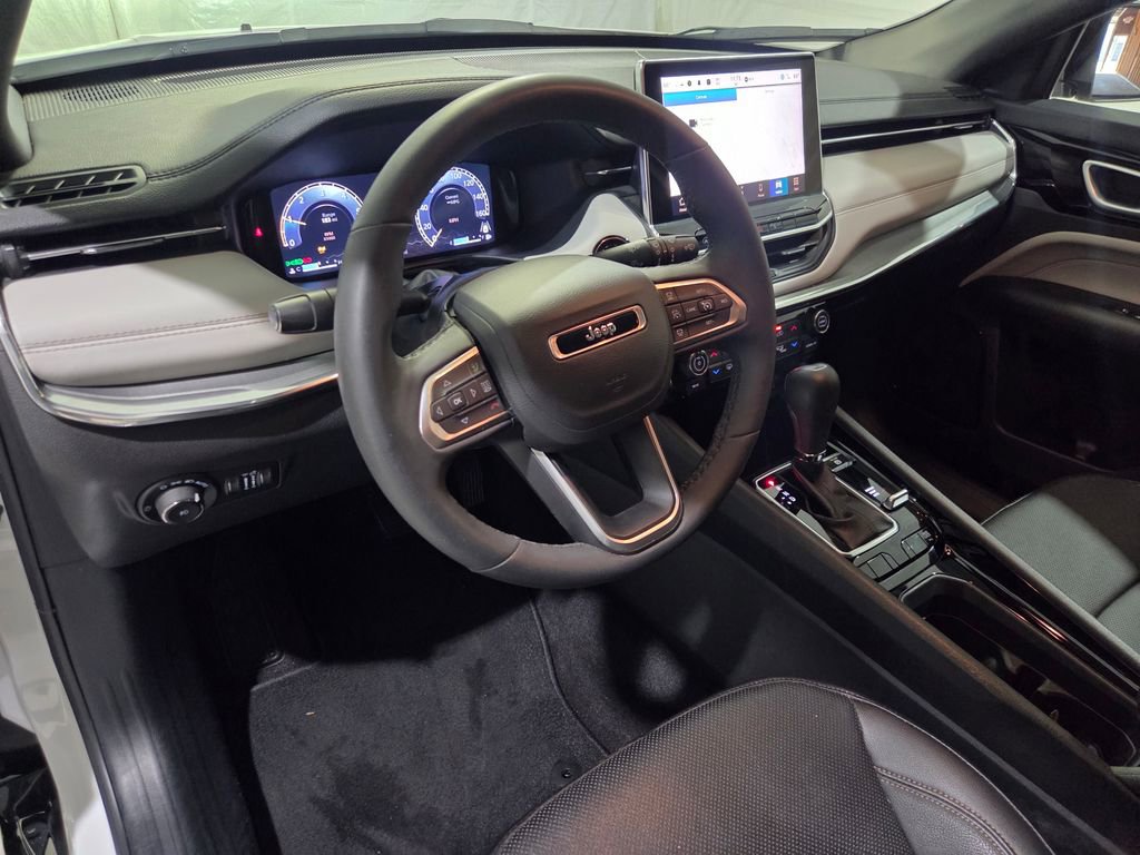 Certified 2024 Jeep Compass Limited w/ Elite Group AWD/4WD image 7