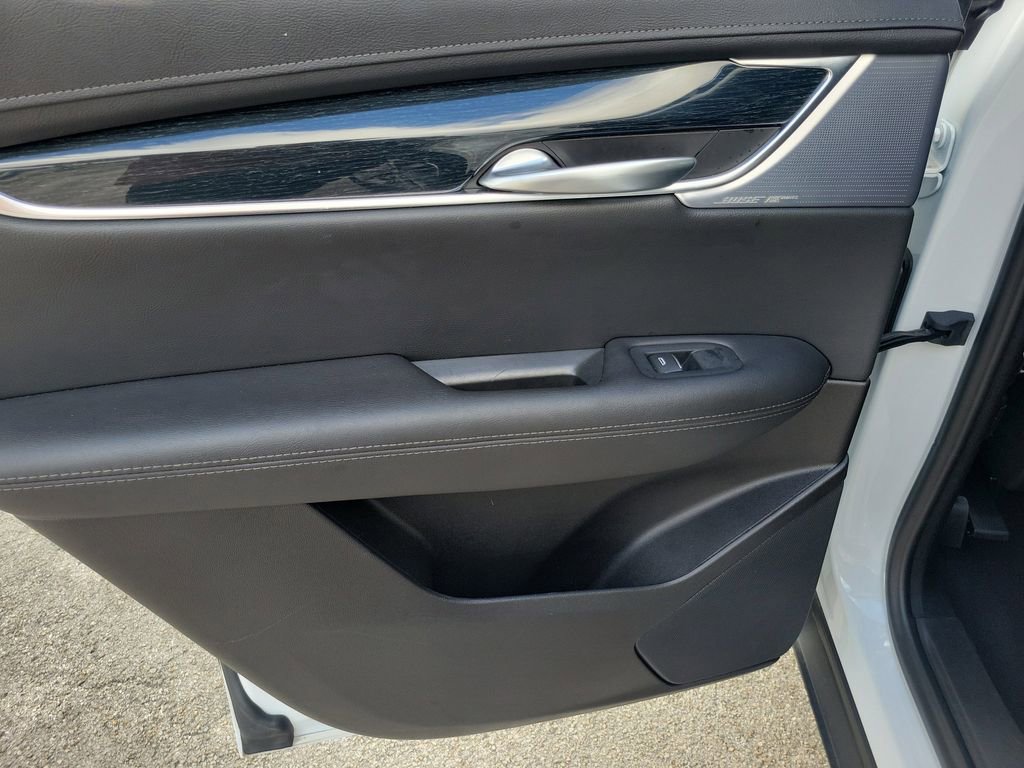 Used 2025 Cadillac XT5 Premium Luxury image 10