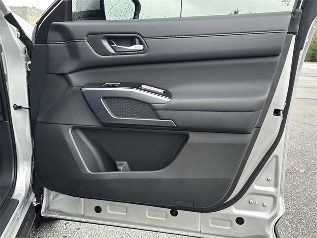 Certified 2025 Nissan Pathfinder SL w/ SL Premium Package image 15