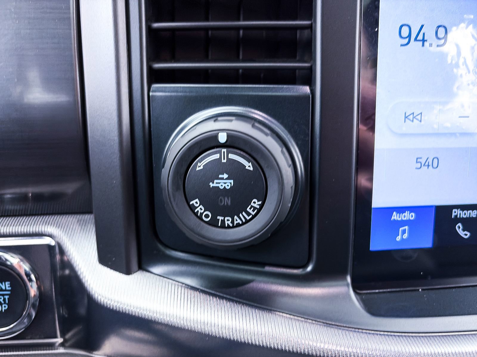 Used 2025 Ford F150 Lariat image 26