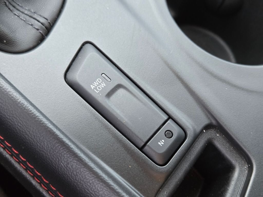 Used 2025 Dodge Durango R/T AWD/4WD image 35